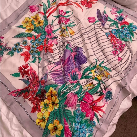 DIOR authentic Silk Scarf/Wrap -35”x35” 100% silk Made in Italy - Picture 1 of 8